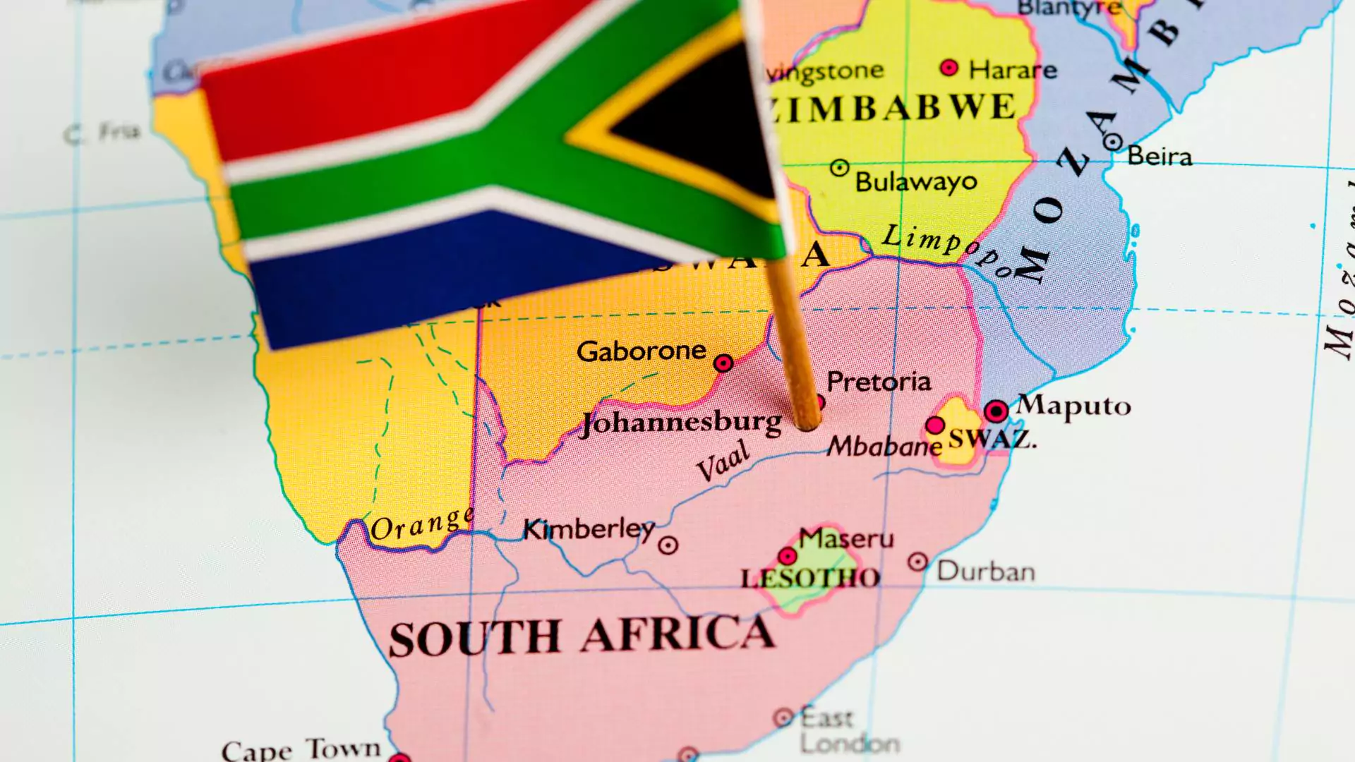 10 Essential Safety Tips When Travelling to South Africa - Featured Image